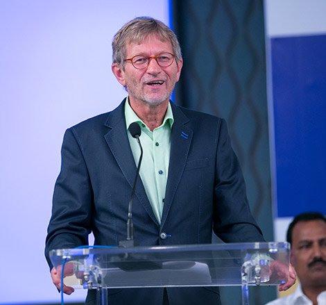 Albert Hofsink en la celebración de los 10 años de Maanaveeya