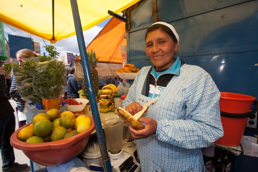 Una de las clientas de Banco Fie en La Paz: Betty Sebacollo. Betty vende zumos en el Mercado Rodríguez. Una de las clientas de Banco Fie en La Paz: Betty Sebacollo. Betty vende zumos en el Mercado Rodríguez.