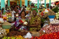 Mariam Dao (derecha) con la presidenta de Cocovico, Madam Botti Mariam Dao (derecha) con la presidenta de Cocovico, Madam Botti