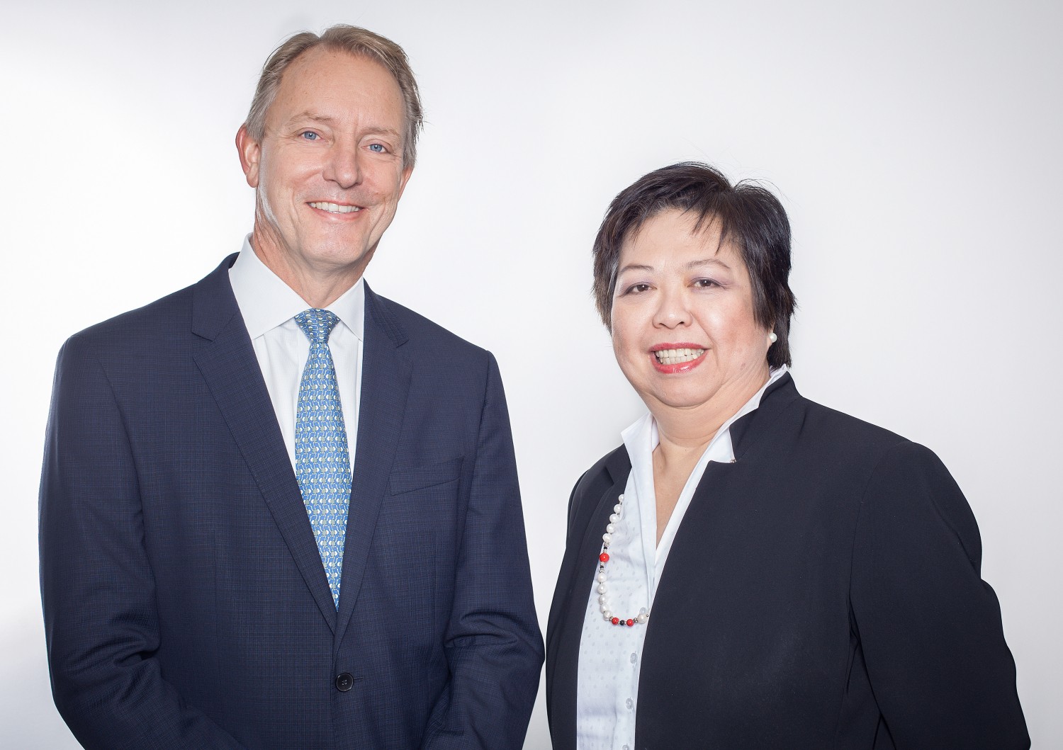 Thos Gieskes toma el relevo a Ging Ledesma como Director ejecutivo de Oikocredit Internacional. Thos Gieskes toma el relevo a Ging Ledesma como Director ejecutivo de Oikocredit Internacional.