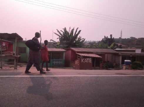 En el camino de Accra a Tarkwa