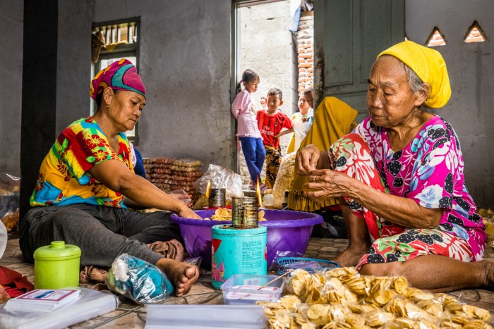 MBK-ID-48. Indonesia, krupuk y finanzas éticas..